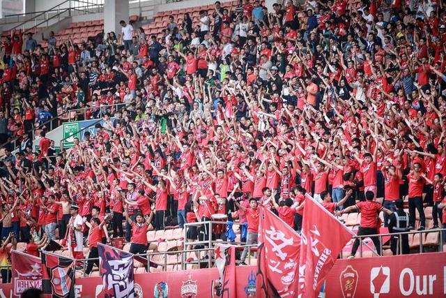 拉爵爷下清洗令！曼联6000万“水货”今夏必走，土超豪门先租后买_加特_球员_中场